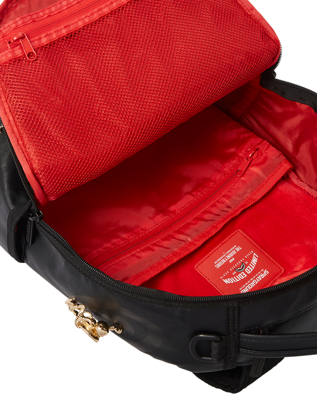 THE LOST IN SPACE BACKPACK (10 3D GOLD METAL ASTRONAUTS) - Image 13