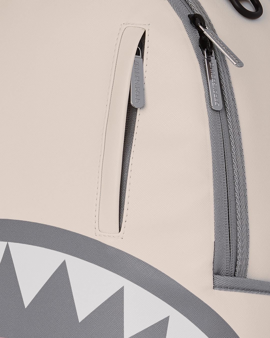 SHARK CENTRAL SATURDAYS DLXSV BACKPACK - Image 11