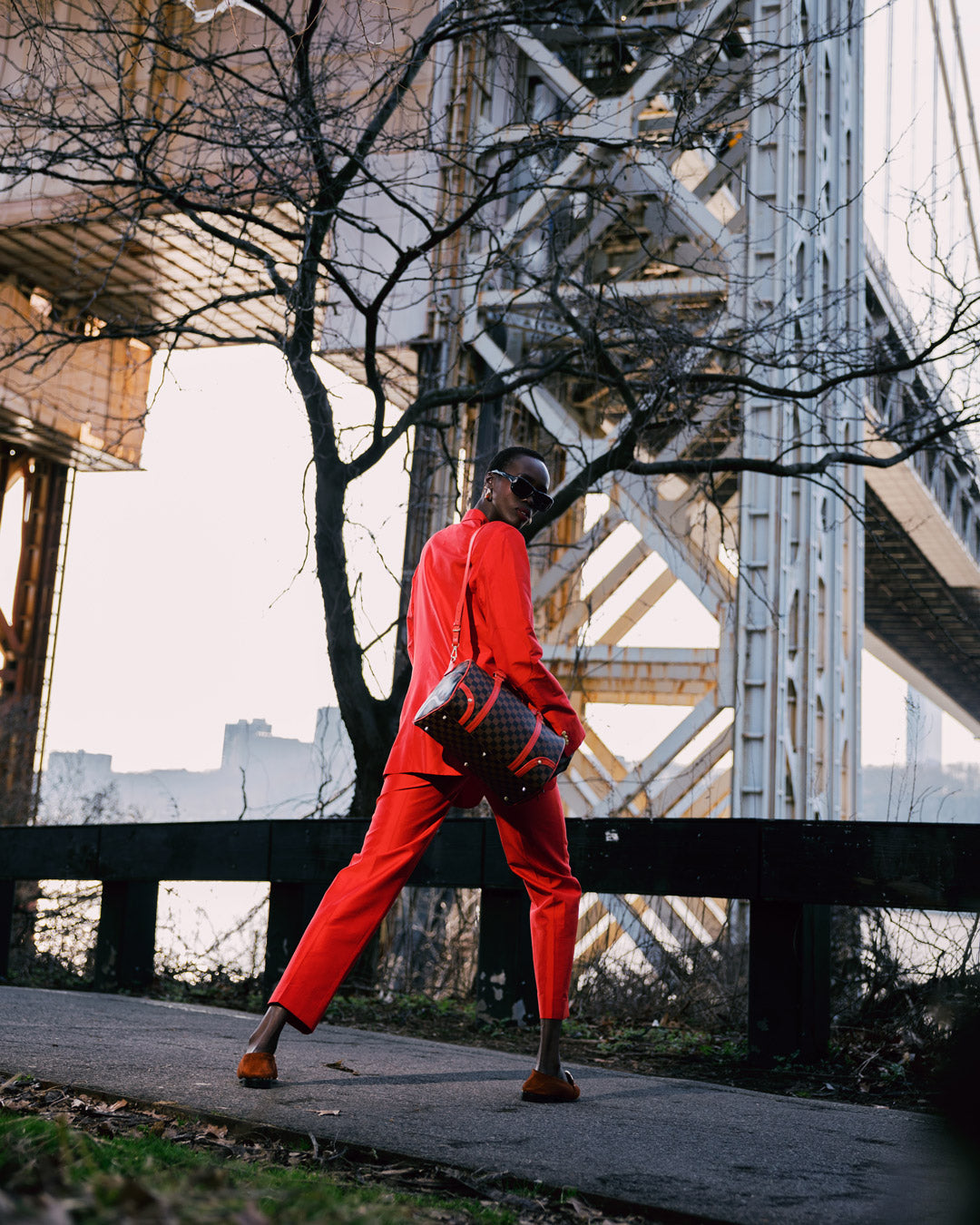 TAKEOVER THE THRONE MINI DUFFLE - Image 4