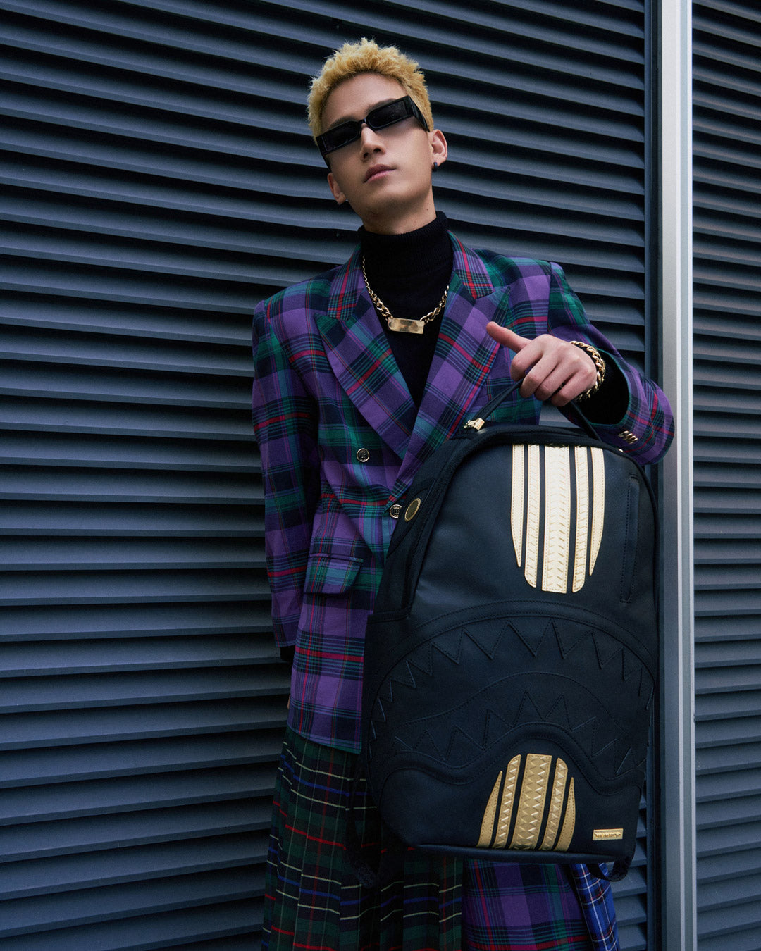 GOLD AND BLACK RACING STRIPES BACKPACK - Image 12