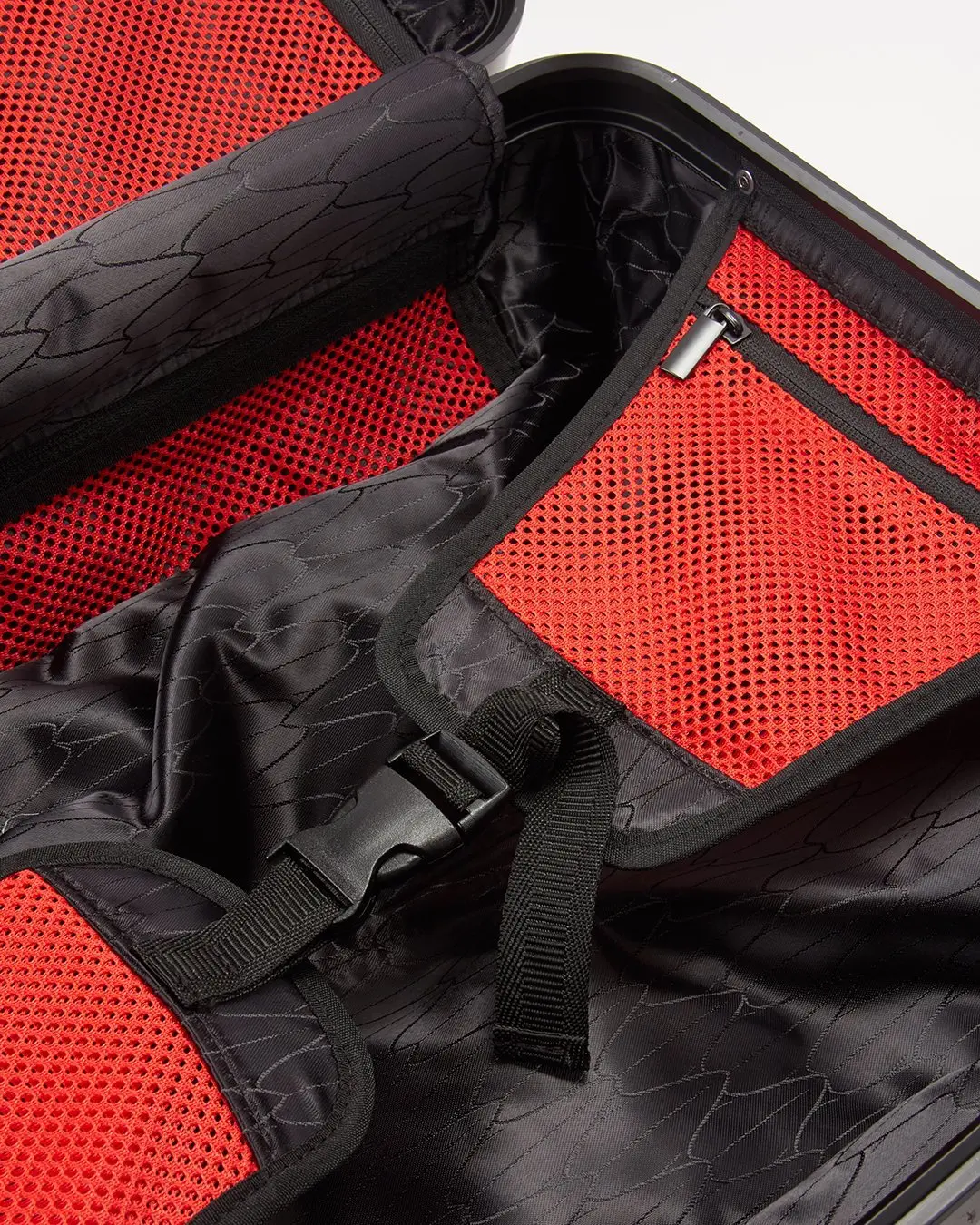 SHARKITECTURE MOLDED 29” FULL-SIZE LUGGAGE - Image 21
