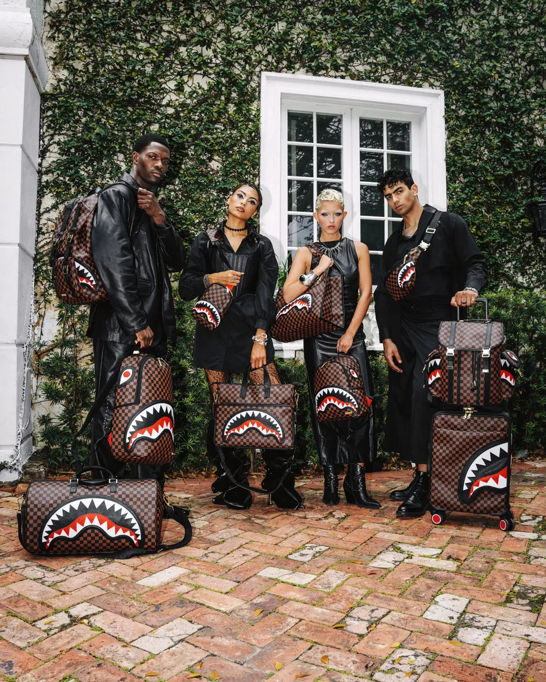 SAWTOOTH SHARKS IN PARIS DUFFLE - Image 12